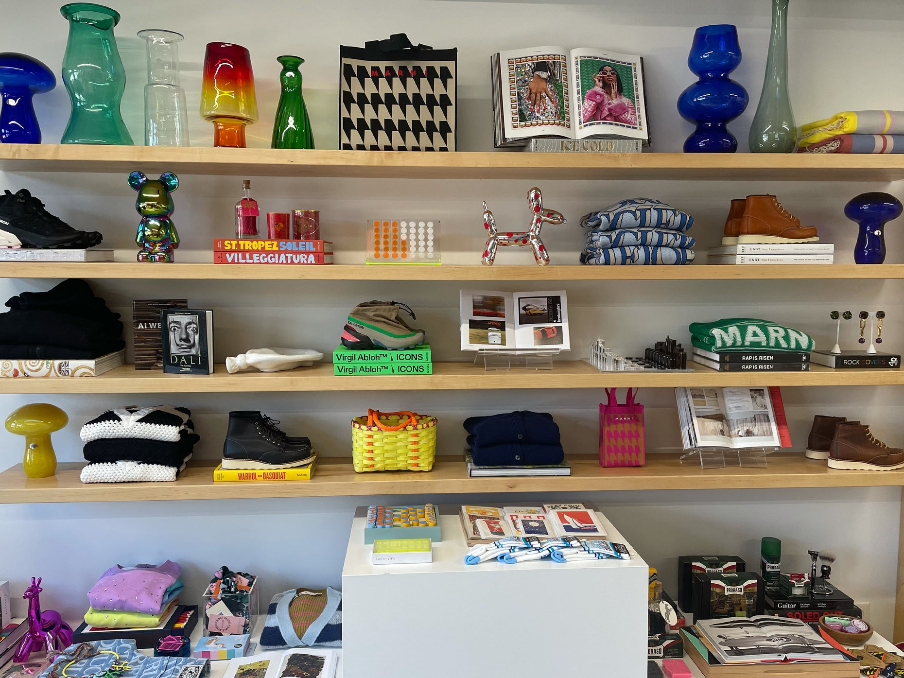 Lewisburg Surf Shop Women's Clothing, Local Souvenirs and Homewares